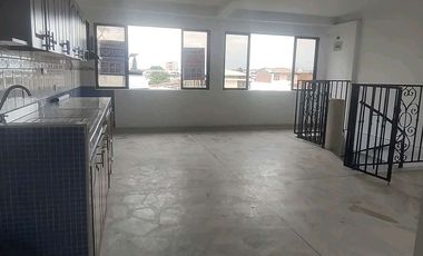 Vive en este apto con la comodidad de sus espacios en un 4 piso. Cod A21927