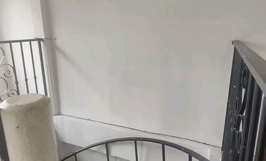Vive en este apto con la comodidad de sus espacios en un 4 piso. Cod A21927