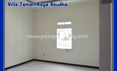 RUMAH MEWAH CLUSTER DI KAWASAN KOMERSIAL