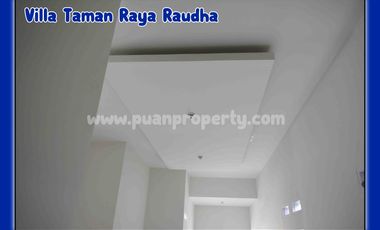 RUMAH MEWAH CLUSTER DI KAWASAN KOMERSIAL