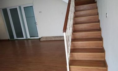 Rumah 2 lantai type 65/60 dengan 3 kamar tidur, 2 kamar mandi dan 1 carport