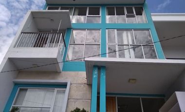 Rumah 2 lantai type 65/60 dengan 3 kamar tidur, 2 kamar mandi dan 1 carport