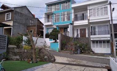 Rumah 2 lantai type 65/60 dengan 3 kamar tidur, 2 kamar mandi dan 1 carport