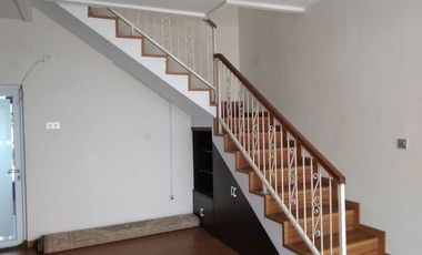 Rumah 2 lantai type 65/60 dengan 3 kamar tidur, 2 kamar mandi dan 1 carport