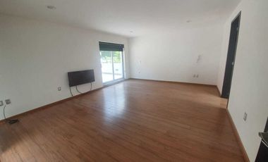 RENTO  CASA MODERNA EN CONDADO DE SAYAVEDRA