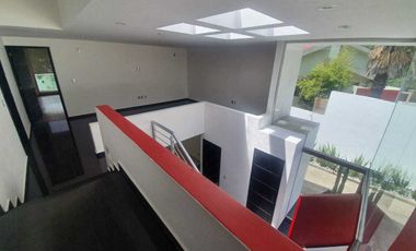 RENTO  CASA MODERNA EN CONDADO DE SAYAVEDRA