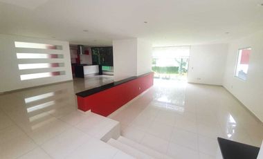 RENTO  CASA MODERNA EN CONDADO DE SAYAVEDRA