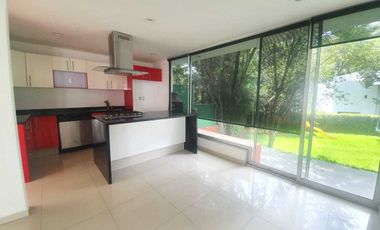RENTO  CASA MODERNA EN CONDADO DE SAYAVEDRA