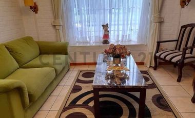 Venta Casa mas Loft en sector Los Castaños