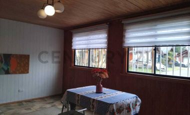 Venta Casa mas Loft en sector Los Castaños