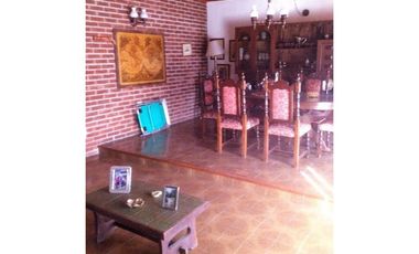 CHALET 3 DORMITORIOS APTO CREDITO -ZONA POMPEYA -MAR DEL PLATA