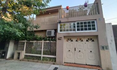Casa PH en venta en Villa Sarmiento