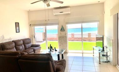 CASA EN VENTA EN SAN CARLOS, SONORA. De una planta frente al mar