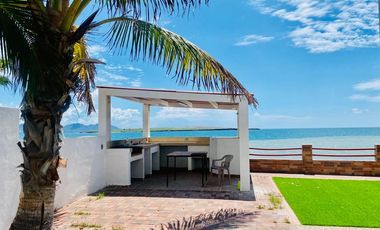 CASA EN VENTA EN SAN CARLOS, SONORA. De una planta frente al mar
