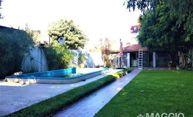 VENTA CASA 5 AMBIENTES VILLA LUZURIAGA