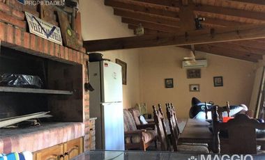 VENTA CASA 5 AMBIENTES VILLA LUZURIAGA