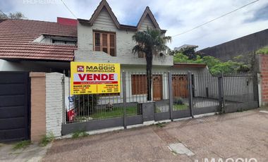 VENTA CASA 5 AMBIENTES VILLA LUZURIAGA
