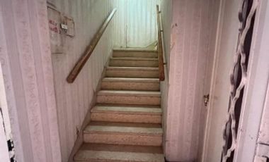 Ideal dos familias dos casas con dos locales, ubicada en Iriarte 1334 Temperley