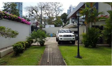 CASA ALTOS DEL GOLF  EXCELENTE PRECIO