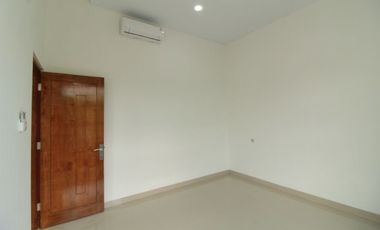Rumah Mewah Lokasi Sejuk, asri & Tenang Dekat ke kampus UII