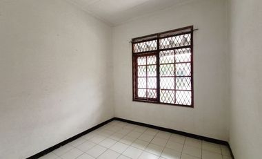 Di Sewakan Rumah Siap Huni 4 Kamar di Taman Kopo Indah 2 Bandung