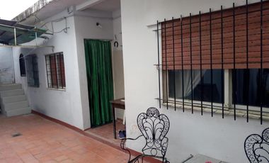 Casa + departamento en venta, W. C. Morris, Hurlingham