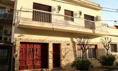 Casa en venta Moron centro en terreno de 10 x 30 FOT 2