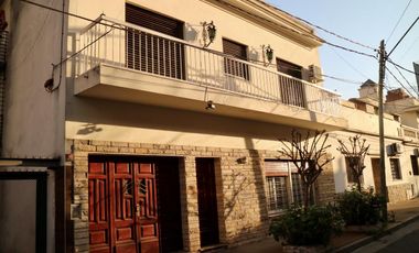 Casa en venta Moron centro en terreno de 10 x 30 FOT 2