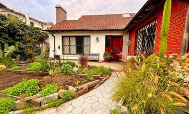 Casa en Venta en Las Azucenas | Casa en Venta (2D1B) | Providencia | One Propiedades