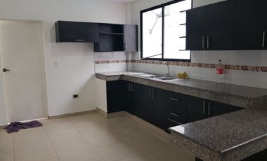ALQUILER DE CASA AMOBLADA DE 3 HABITACIONES CON PISCINA