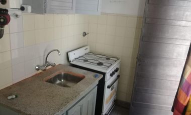 Departamento 2 amb fondo a 300 mts de la estación jose león suarez