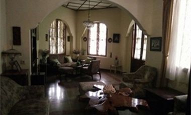 Rumah besar kawasan elit menteng jakarta pusat