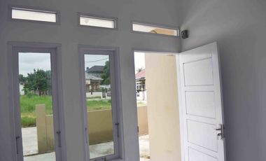 RUMAH SIAP HUNI LOKASI DILINGKUNGAN CLUSTER DI JL PESANTREN BUKIT BARISAN HARAPAN RAYA