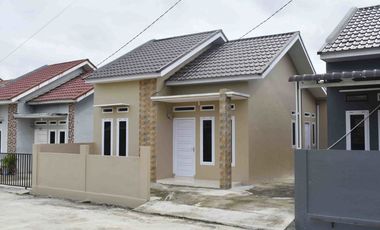 RUMAH SIAP HUNI LOKASI DILINGKUNGAN CLUSTER DI JL PESANTREN BUKIT BARISAN HARAPAN RAYA