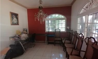 AMPLIA CASA EN LAS CUMBRES GANGA