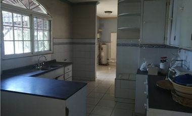 AMPLIA CASA EN LAS CUMBRES GANGA