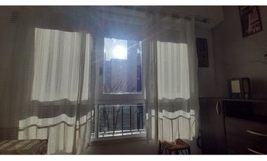 Departamento 1 ambiente a la calle