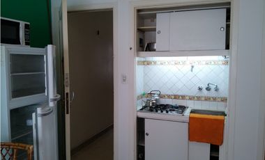 Departamento 1 ambiente a la calle