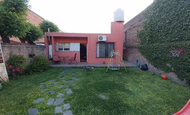 Casa PH en venta en Lanus Este