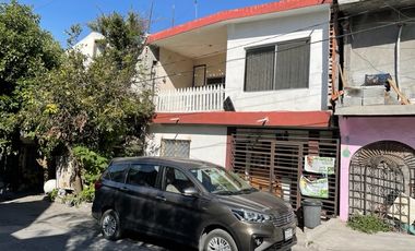 CASA EN VENTA EN COLINAS DEL TOPO CHICO, ESCOBEDO, N.L.
