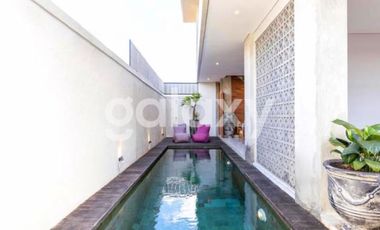 VILLA MINIMALIS NUANSA TEMPO DULU DI PURA DEMAK BARAT DENPASAR, BALI