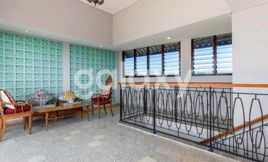 VILLA MINIMALIS NUANSA TEMPO DULU DI PURA DEMAK BARAT DENPASAR, BALI