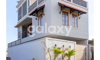 VILLA MINIMALIS NUANSA TEMPO DULU DI PURA DEMAK BARAT DENPASAR, BALI