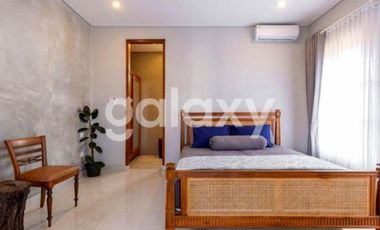 VILLA MINIMALIS NUANSA TEMPO DULU DI PURA DEMAK BARAT DENPASAR, BALI