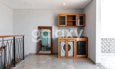 VILLA MINIMALIS NUANSA TEMPO DULU DI PURA DEMAK BARAT DENPASAR, BALI