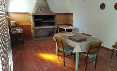 CASA EN CALLE C.SALLES DE MORON, 4 AMB . VIDELA H PROPIEDADES