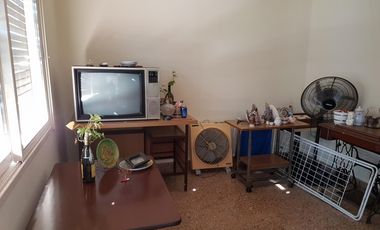 CASA EN CALLE C.SALLES DE MORON, 4 AMB . VIDELA H PROPIEDADES