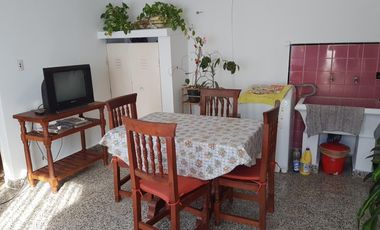 CASA EN CALLE C.SALLES DE MORON, 4 AMB . VIDELA H PROPIEDADES
