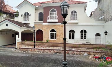 Rumah Tinggal 2 Lantai di Kawasan Elite Casa Grande Depok Sleman