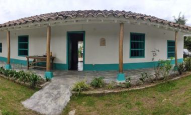 casa campestre en arriendo en vrd santa elena parte alta. Cod A214587